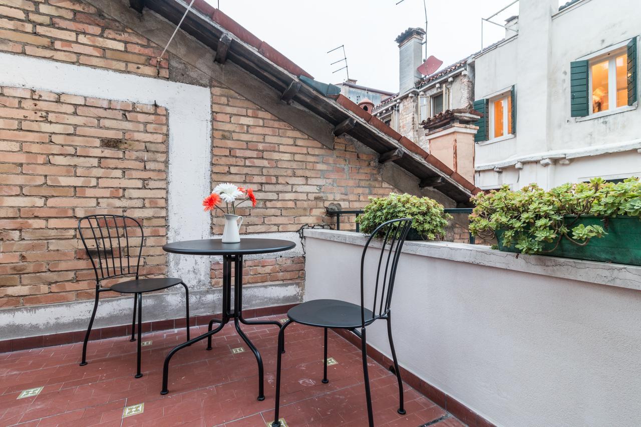 Rialto Bridge Large Venetian Style With Lift Apartment Exterior foto