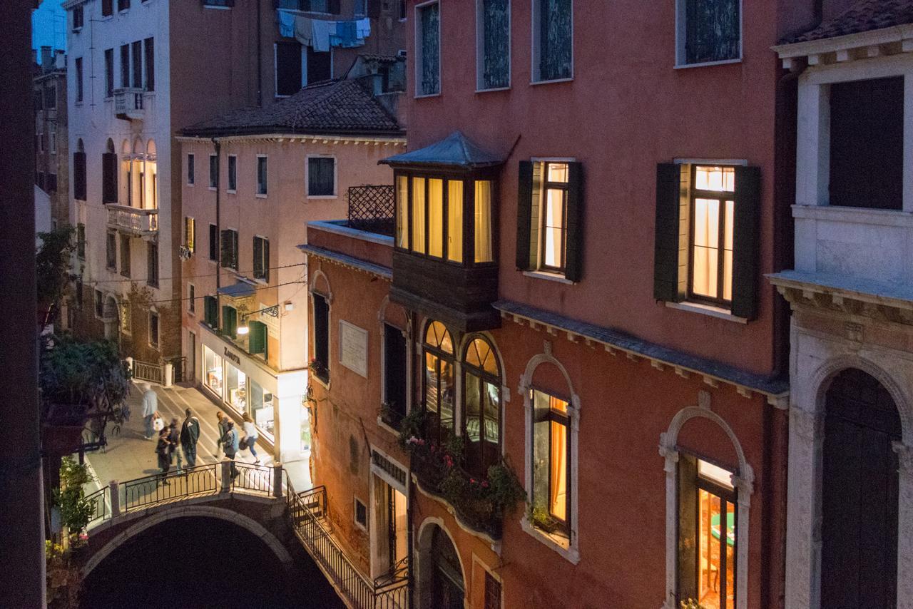 Rialto Bridge Large Venetian Style With Lift Apartment Exterior foto